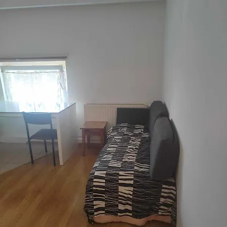 홈스테이 -pokoje Pracownicze, Tanie