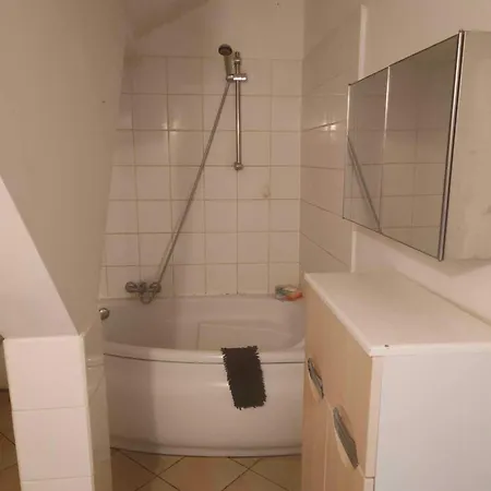 -pokoje Pracownicze, Tanie 비아워가르트